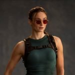 Primeira imagem oficial de Sophie Turner como Lara Croft é divulgada